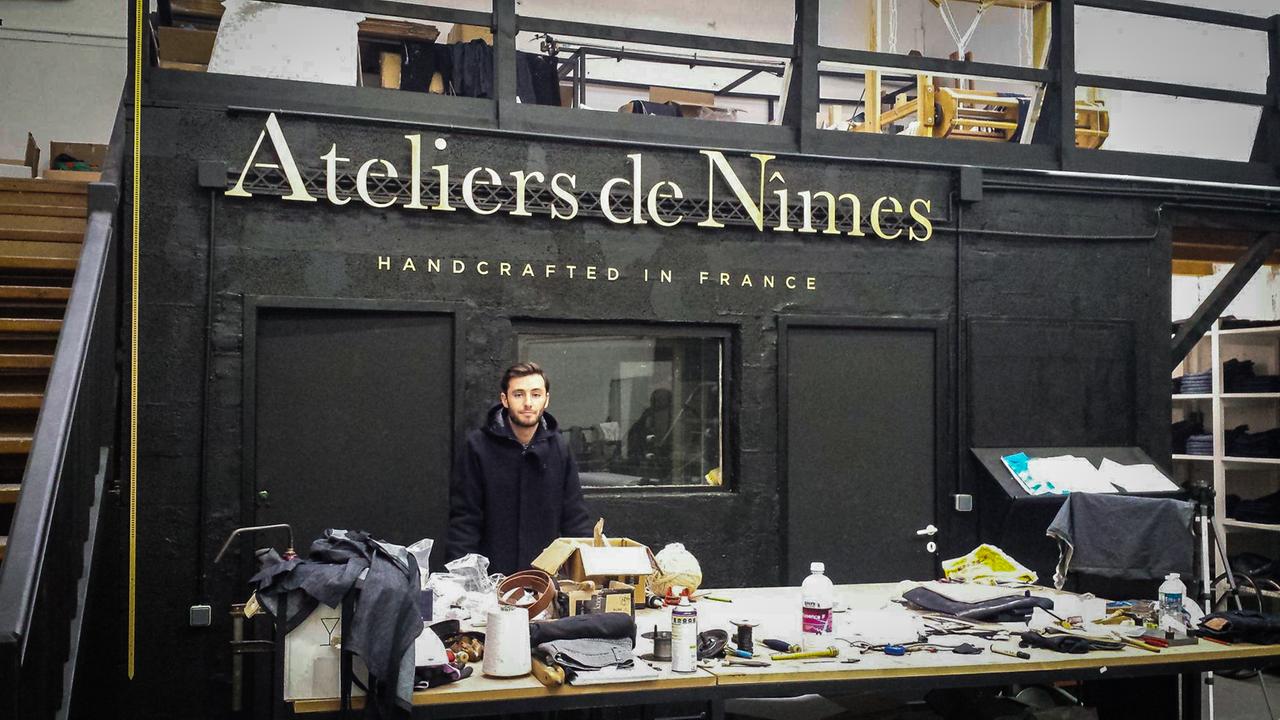 Anthony Dubos steht in seiner Produktionshalle. Anthony Dubos steht in seiner Produktionshalle.