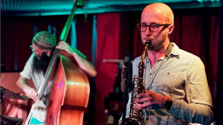 Der Saxofonist Evgeny Ring Der Saxofonist Evgeny Ring
