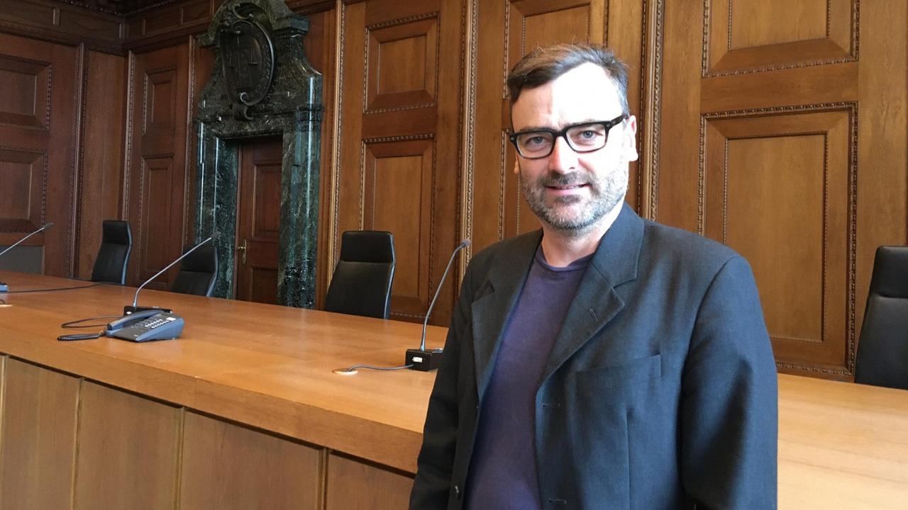 Porträt von Immanuel Baumann im Saal 600 des Nürnberger Gerichtsgebäudes. Porträt von Immanuel Baumann im Saal 600 des Nürnberger Gerichtsgebäudes.