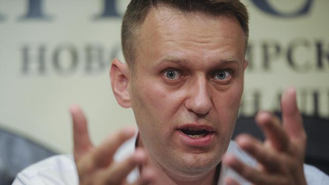 Russicher Oppositioneller Alexej Nawalny bei einer Pressekonferenz im Juni 2015, sprechend, mit den Händen gestikulierend