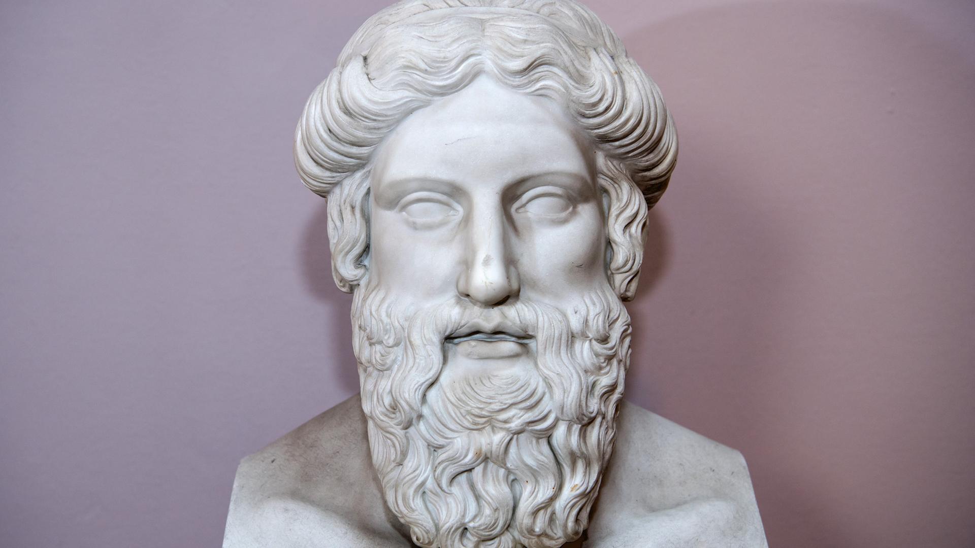 Die Büste des griechischen Philosophen Platon, aufgenommen im bayerischen Landtag in München Die Büste des griechischen Philosophen Platon, aufgenommen im bayerischen Landtag in München