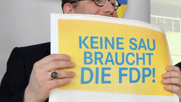 Brandenburgs ehemaliger FDP-Chef Gregor Beyer stellte 2014 in Potsdam eine Wahlkampagne der FDP vor. Brandenburgs ehemaliger FDP-Chef Gregor Beyer stellte 2014 in Potsdam eine Wahlkampagne der FDP vor.
