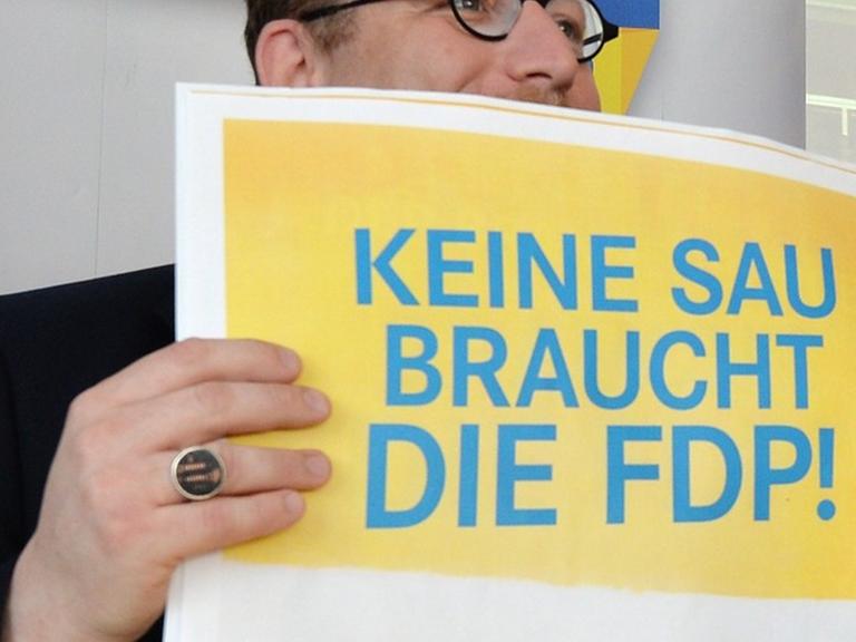 Brandenburgs ehemaliger FDP-Chef Gregor Beyer stellte 2014 in Potsdam eine Wahlkampagne der FDP vor.