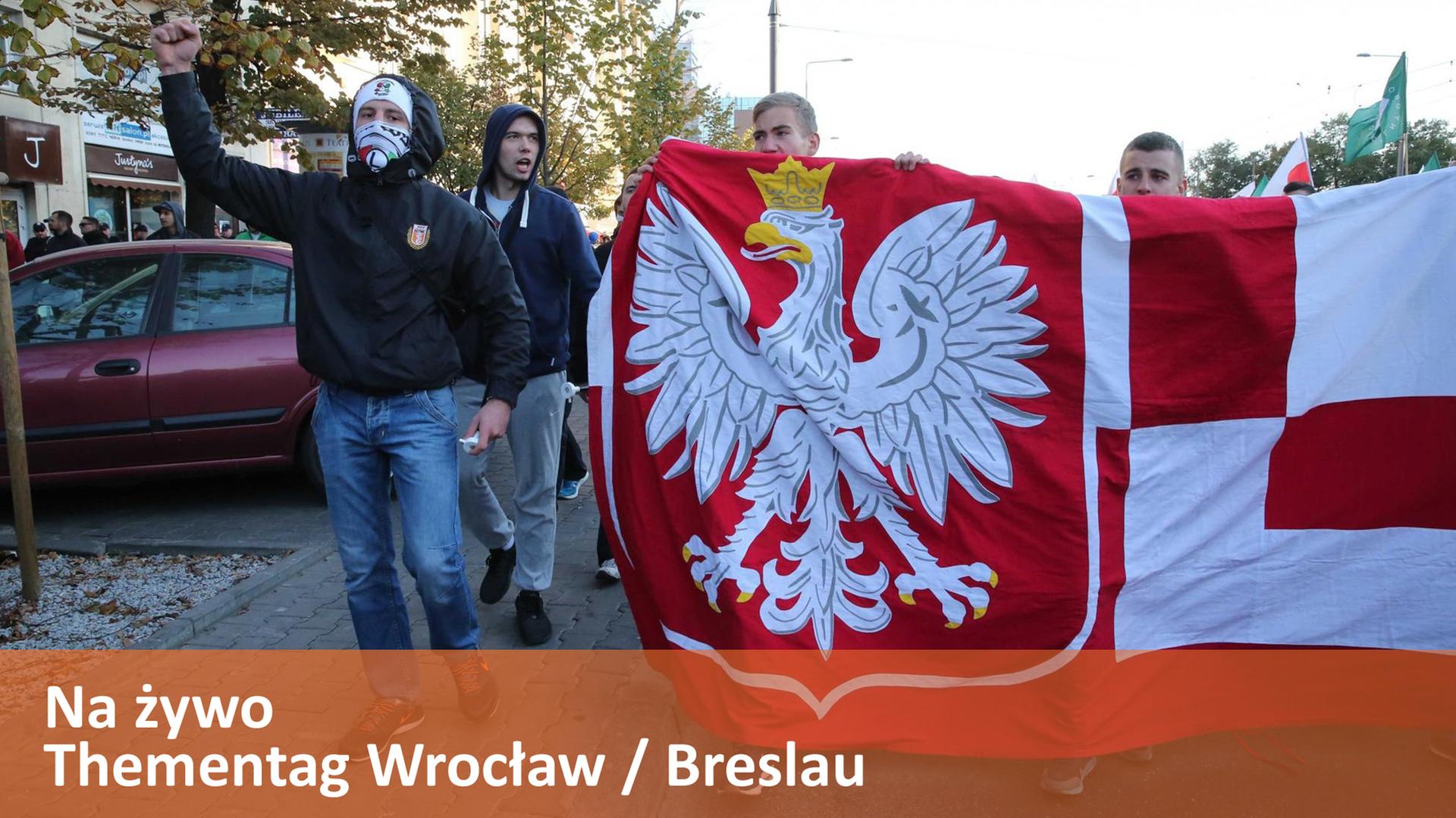 Die rechtsextreme polnische "Nationale Bewegung" demonstriert gegen die Aufnahme von Flüchtlingen. Die rechtsextreme polnische "Nationale Bewegung" demonstriert gegen die Aufnahme von Flüchtlingen.