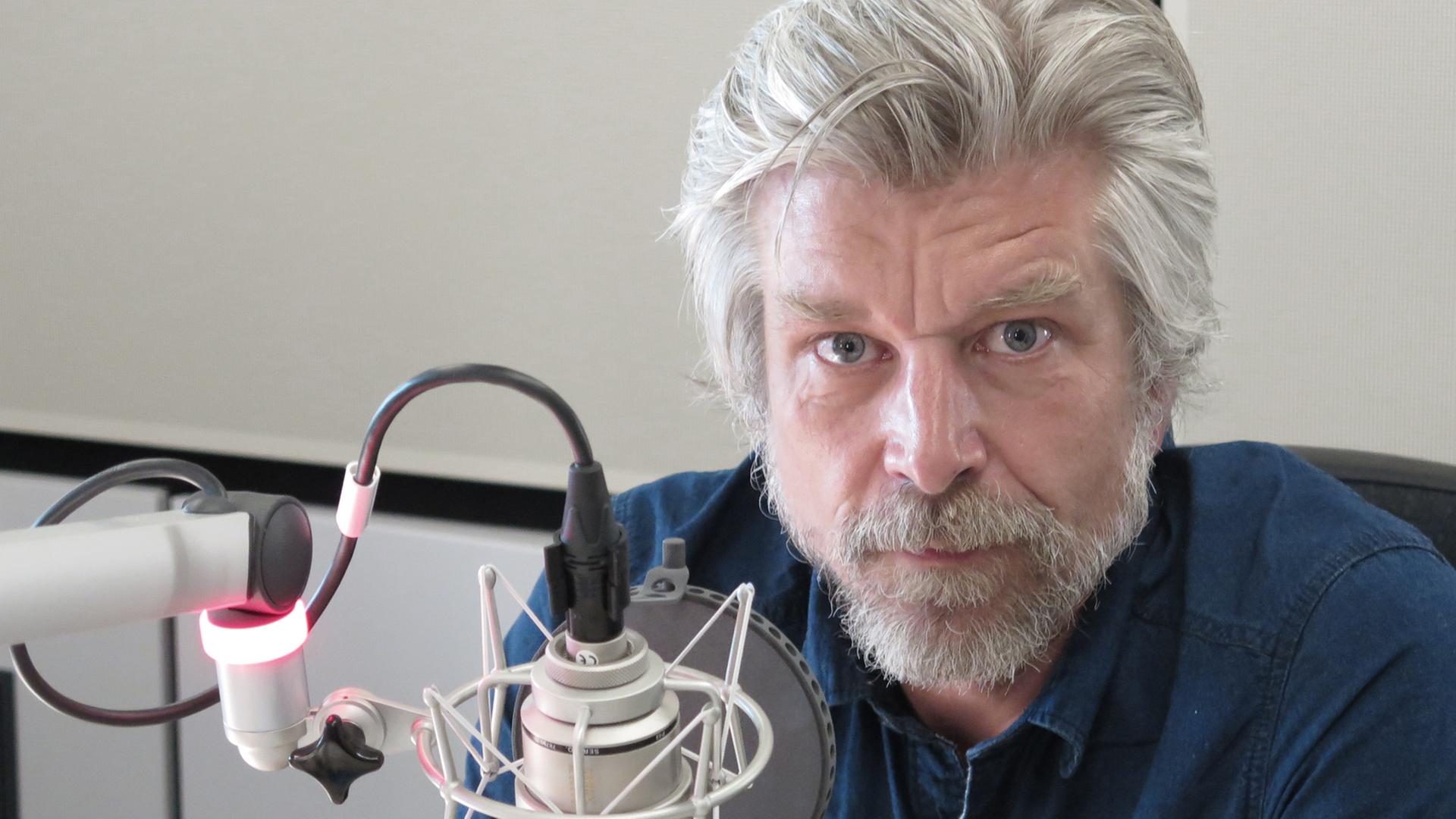 Der Autor Karl Ove Knausgård im Studio von Deutschlandfunk Kultur Der Autor Karl Ove Knausgård im Studio von Deutschlandfunk Kultur
