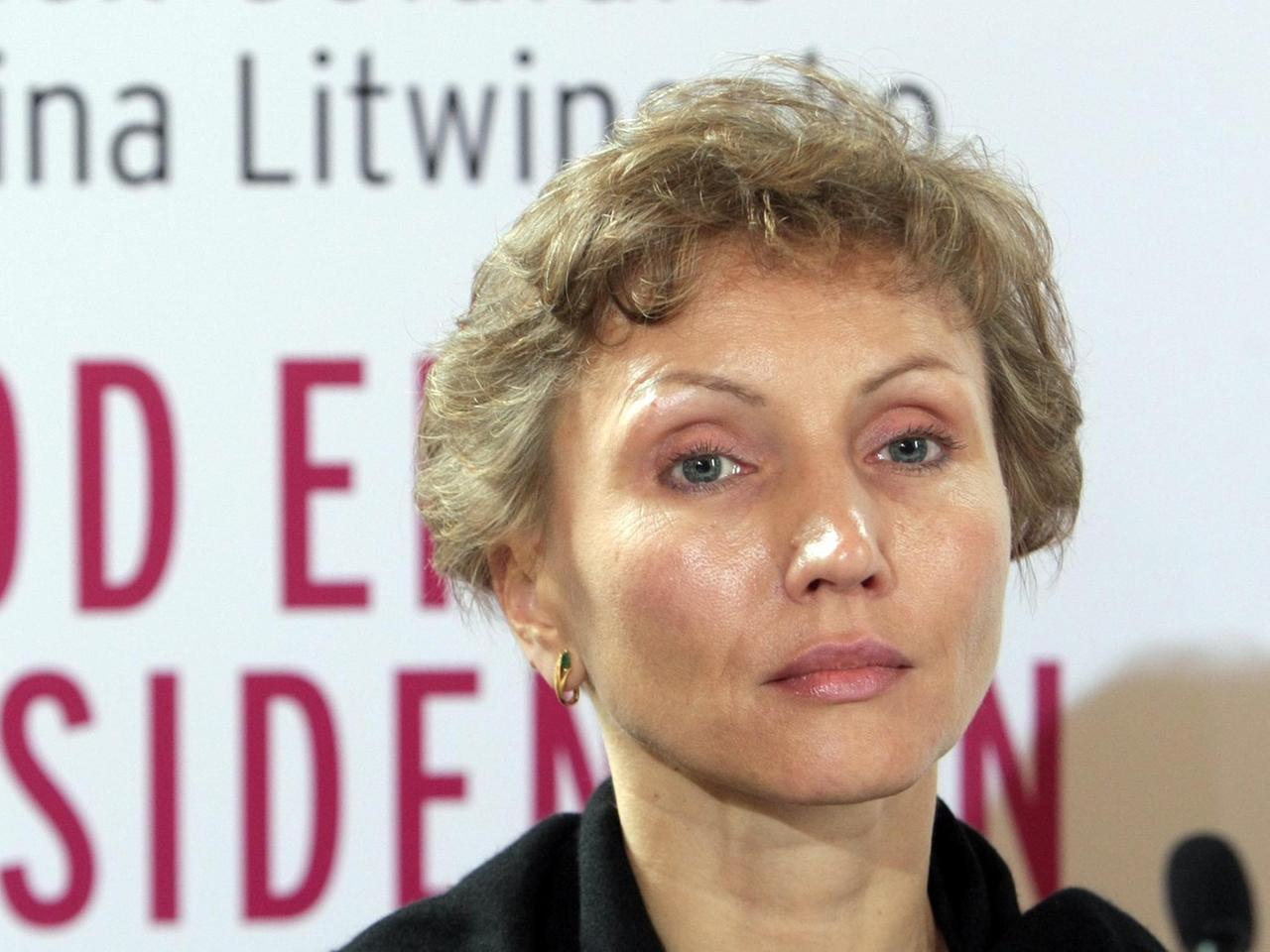 Die Witwe Alexander Litwinenkos, Marina Litwinenko, stellt am 15.06.2007 in Hamburg die deutsche Ausgabe ihres Buches "Tod eines Dissidenten" vor.