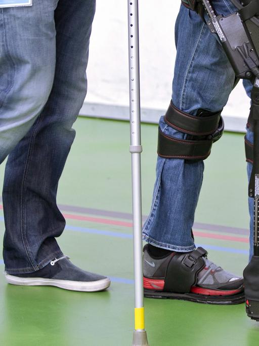 Test mit einem Exoskelett in einem Rehabilitationszentrum in Amsterdam.
