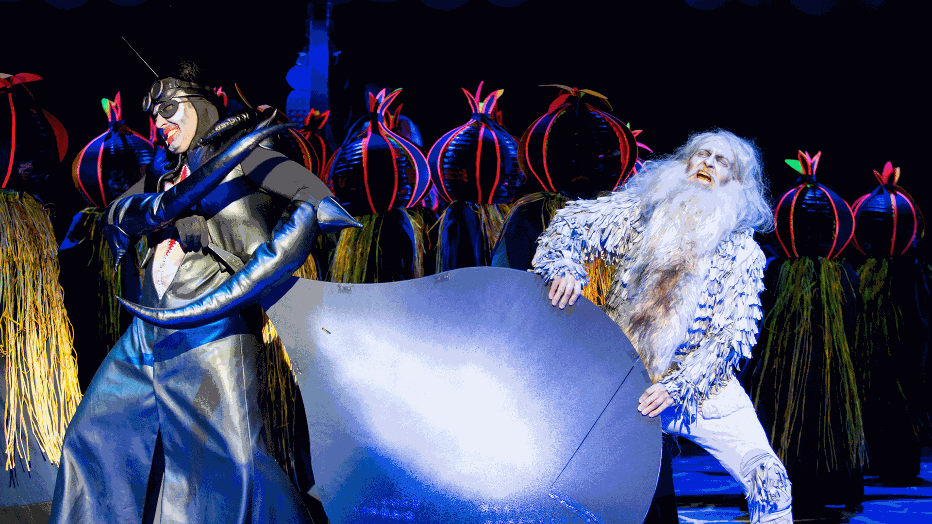 Eine Szene aus Peter Cornelius' Oper "Der Barbier von Bagdad" mit Dan Chamandy und Philipp Meierhöfer am Stadttheater Gießen Eine Szene aus Peter Cornelius' Oper "Der Barbier von Bagdad" mit Dan Chamandy und Philipp Meierhöfer am Stadttheater Gießen