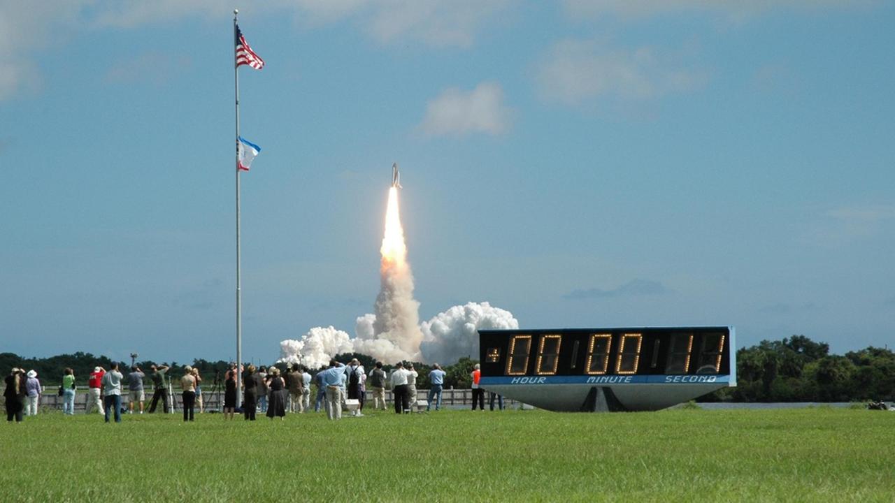 Die Countdown-Uhr am Kennedy Space Center in Florida Die Countdown-Uhr am Kennedy Space Center in Florida