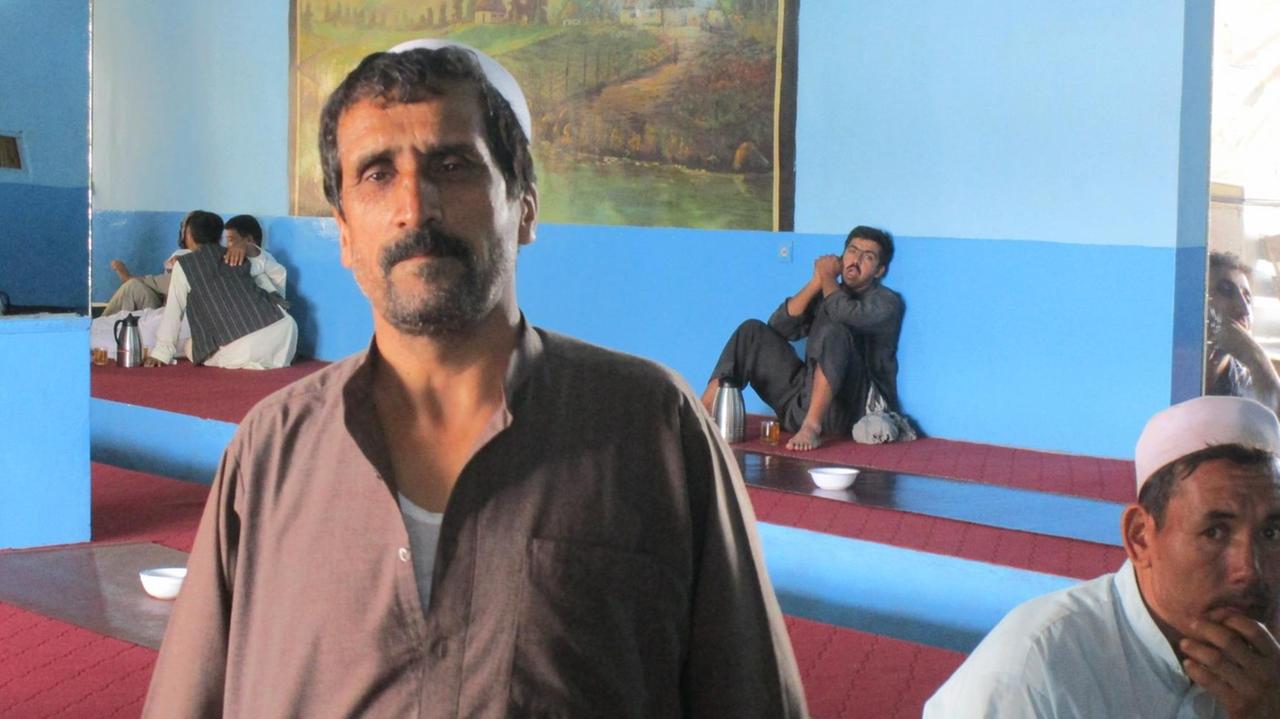 Restaurantbesitzer Ainuddin in Hairatan, Afghanistan