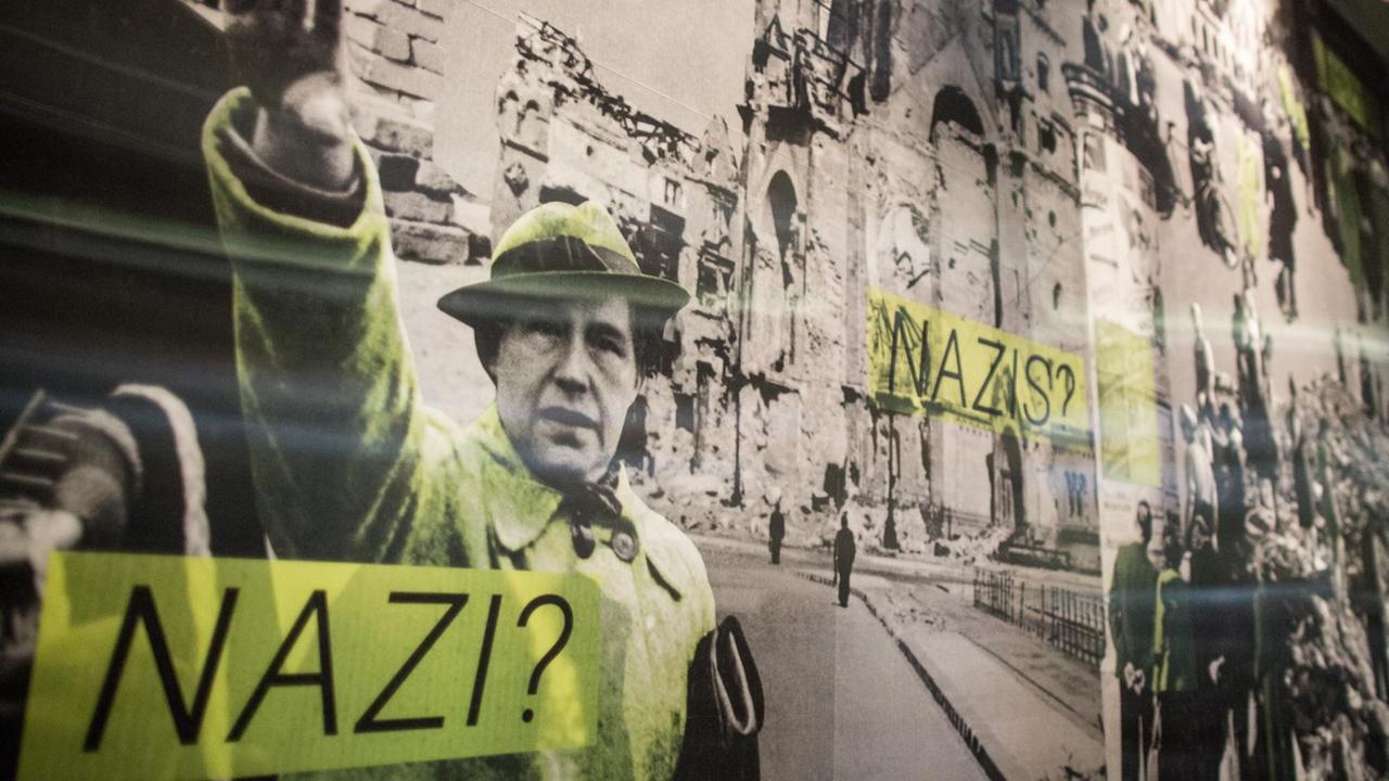 Panoramabild der Ausstellung "Who was a Nazi?" aus dem Jahr 2015