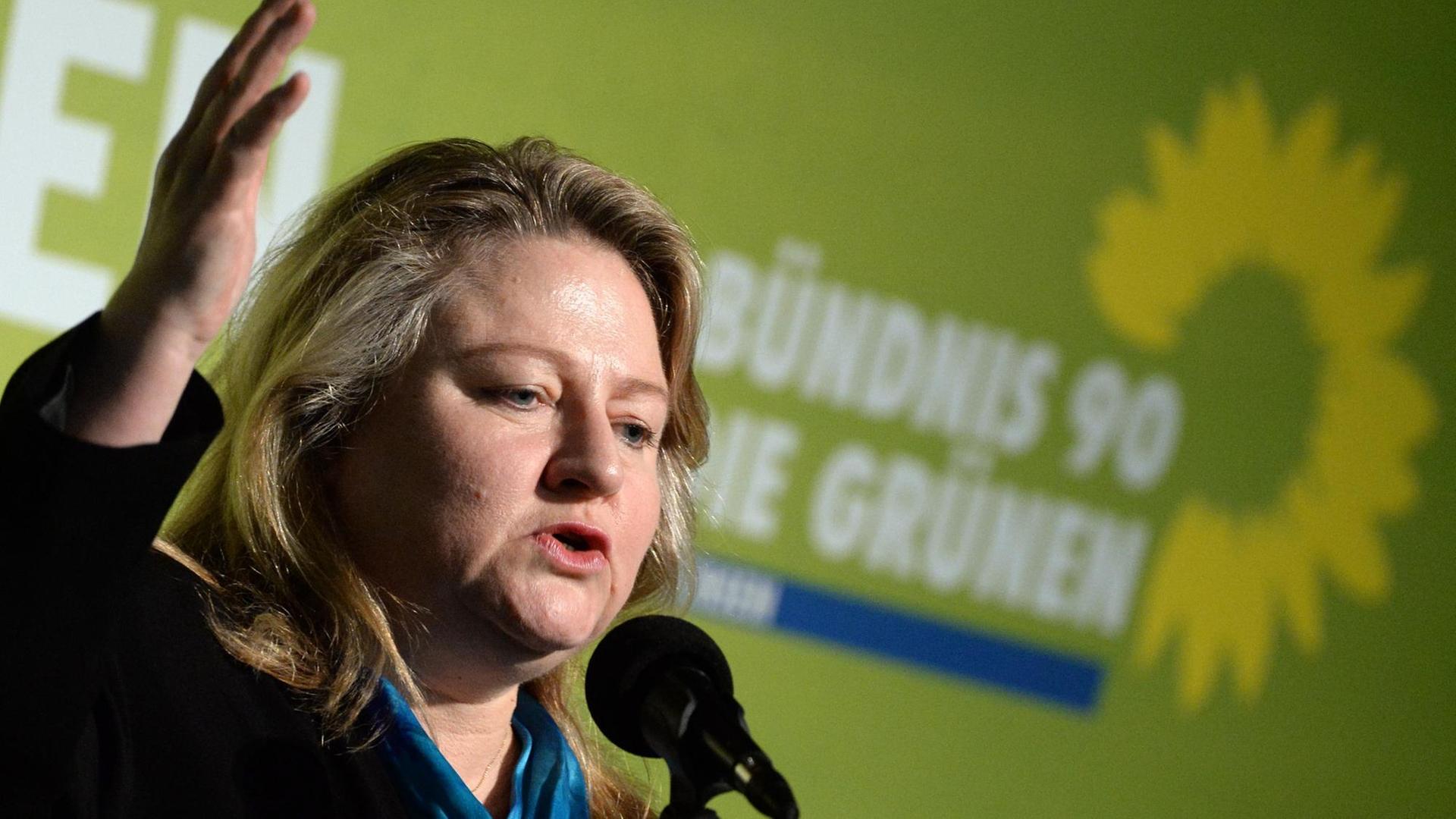 Die frühere Grünen-Politikerin Antje Hermenau. Die frühere Grünen-Politikerin Antje Hermenau.