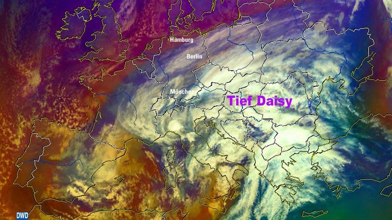 Satellitenbild des DWD von Tief "Daisy" über Deutschland.
