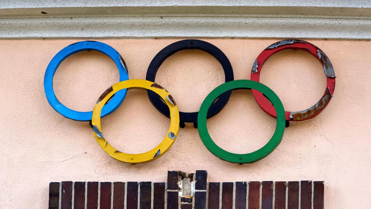 Verwitterte olympische Ringe Verwitterte olympische Ringe