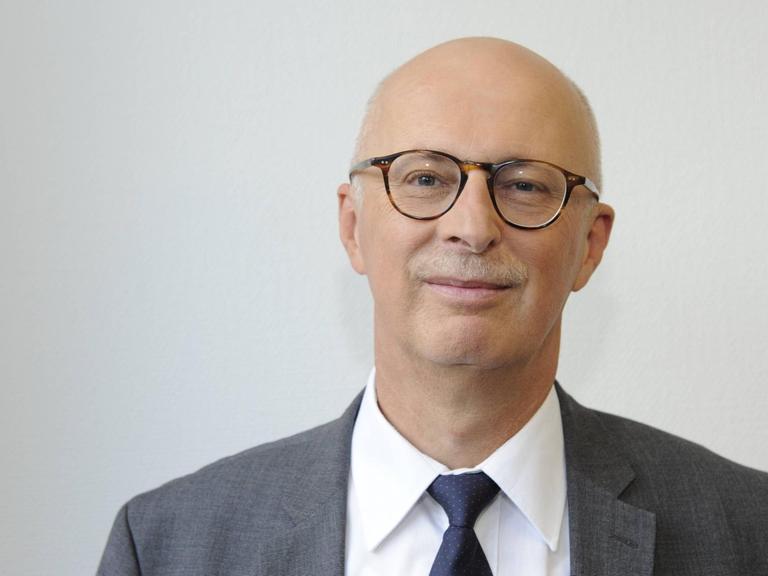 Der Medizinhistoriker Robert Jütte. Er leitet seit 1990 das Institut für Geschichte der Medizin der Robert Bosch Stiftung in Stuttgart.