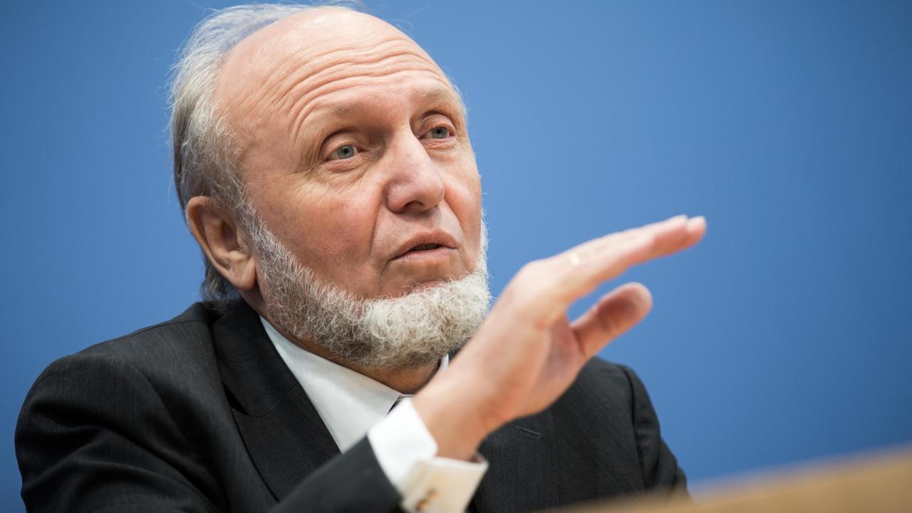 Der Wirtschaftsexperte Hans-Werner Sinn Der Wirtschaftsexperte Hans-Werner Sinn