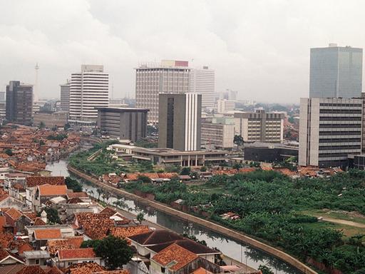 Frauen dicke in Jakarta nackte dicke nackte