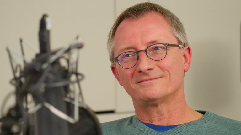 PD Dr. Ottmar Kullmer, Leiter der Abteilung Paläo-anthropologie im Senckenberg Forschungsinstitut und Naturmuseum Frankfurt/Main PD Dr. Ottmar Kullmer, Leiter der Abteilung Paläo-anthropologie im Senckenberg Forschungsinstitut und Naturmuseum Frankfurt/Main