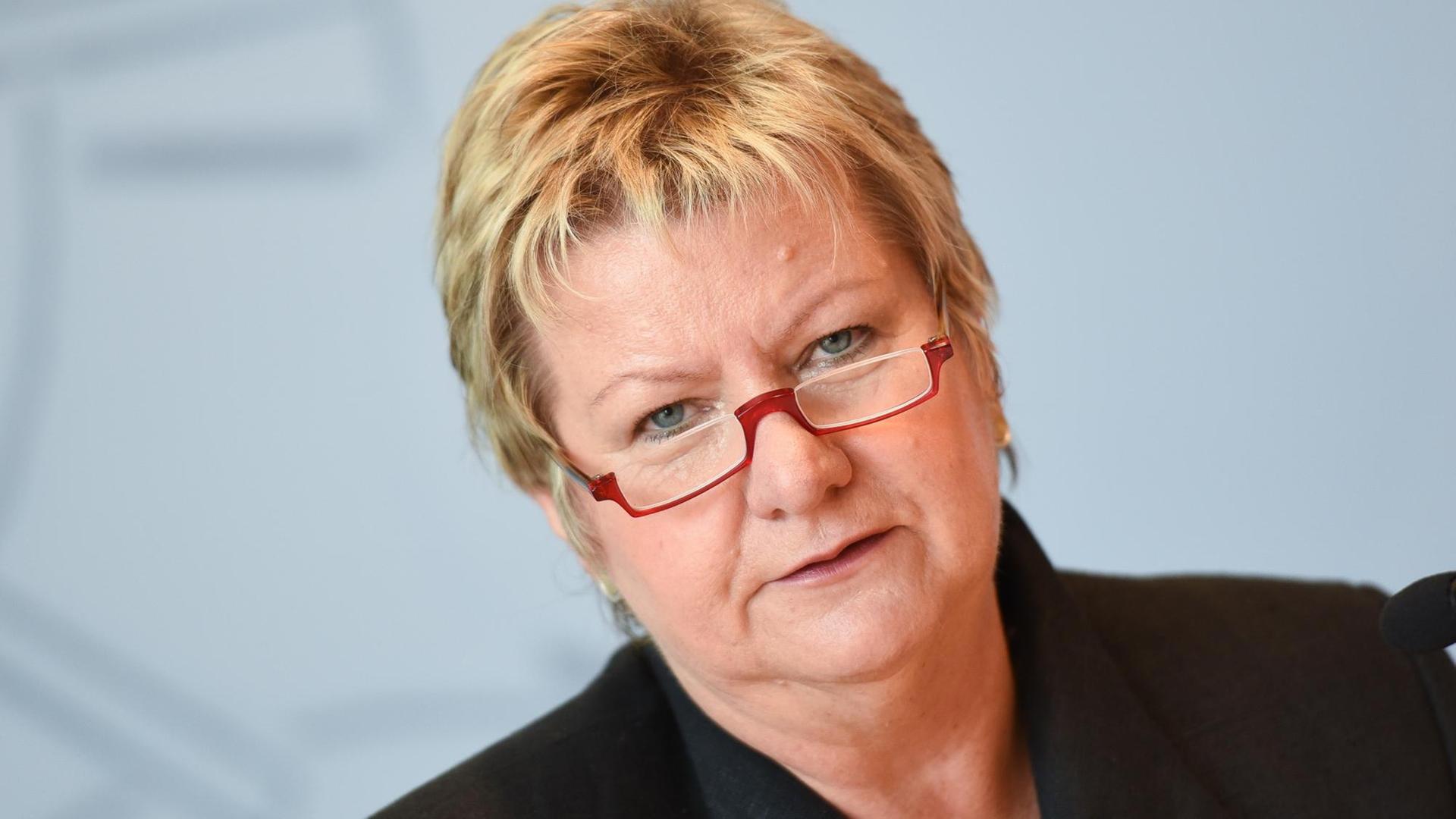 NRW-Schulministerin Sylvia Löhrmann (Grüne) NRW-Schulministerin Sylvia Löhrmann (Grüne)