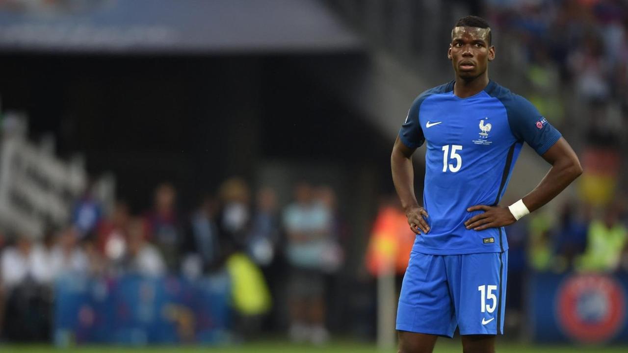 Der französische Fußball-Nationalspieler Paul Pogba im EM-Halbfinale gegen Deutschland. Der französische Fußball-Nationalspieler Paul Pogba im EM-Halbfinale gegen Deutschland.