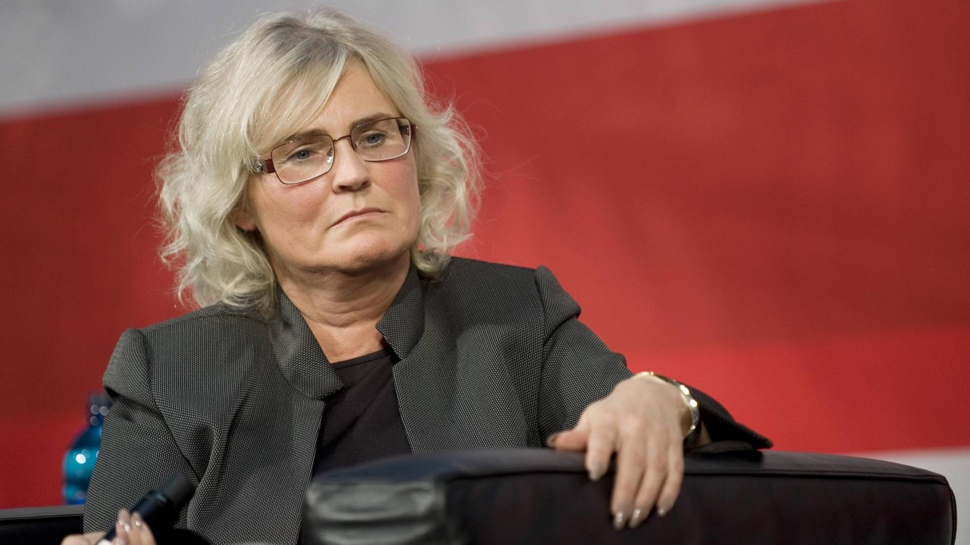 Christine Lambrecht, Parlamentarische Geschäftsführerin der SPD-Bundestagsfraktion. Christine Lambrecht, Parlamentarische Geschäftsführerin der SPD-Bundestagsfraktion.