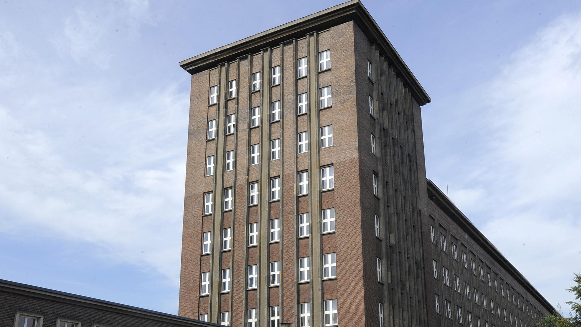 Ein Bildauschnitt des früheren Funkhauses an der Nalepastraße des Architekten Franz Ehrlich. Ein Bildauschnitt des früheren Funkhauses an der Nalepastraße des Architekten Franz Ehrlich.