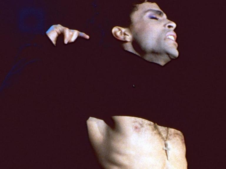 Der Musiker Prince bei einem Auftritt in London in den späten 80er Jahren.
