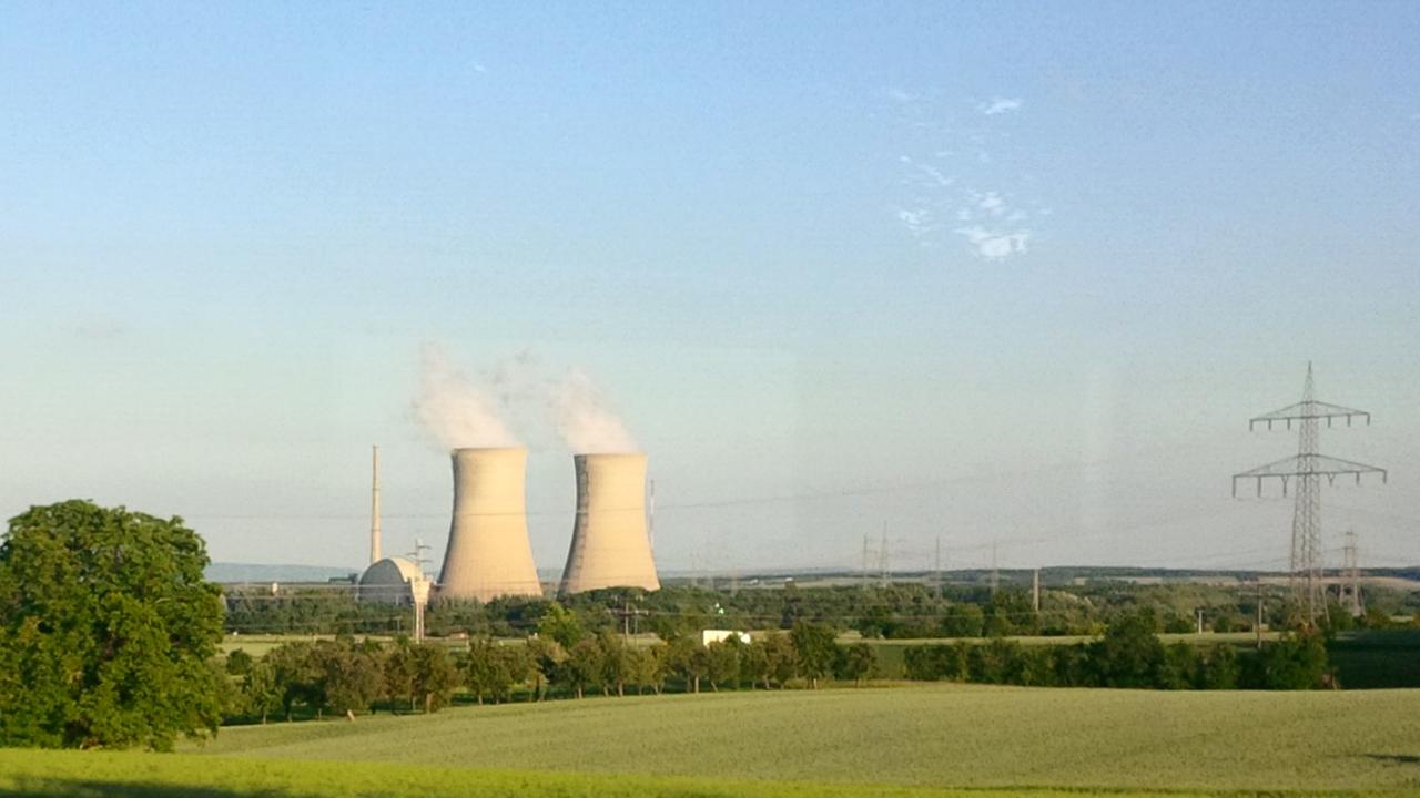 Deutschlands ältestes AkW Grafenrheinfeld – bei Schweinfurt im bayerischen Unterfranken Deutschlands ältestes AkW Grafenrheinfeld – bei Schweinfurt im bayerischen Unterfranken