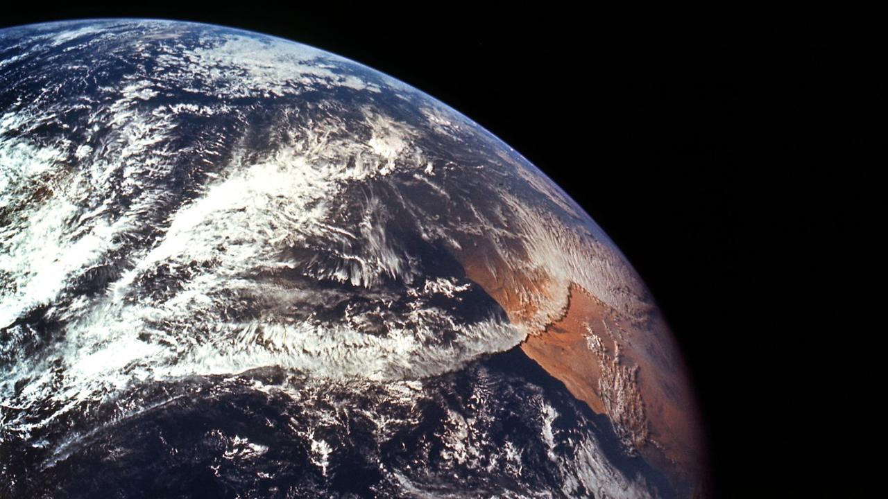 Satellitenaufnahme der Erdkugel Satellitenaufnahme der Erdkugel