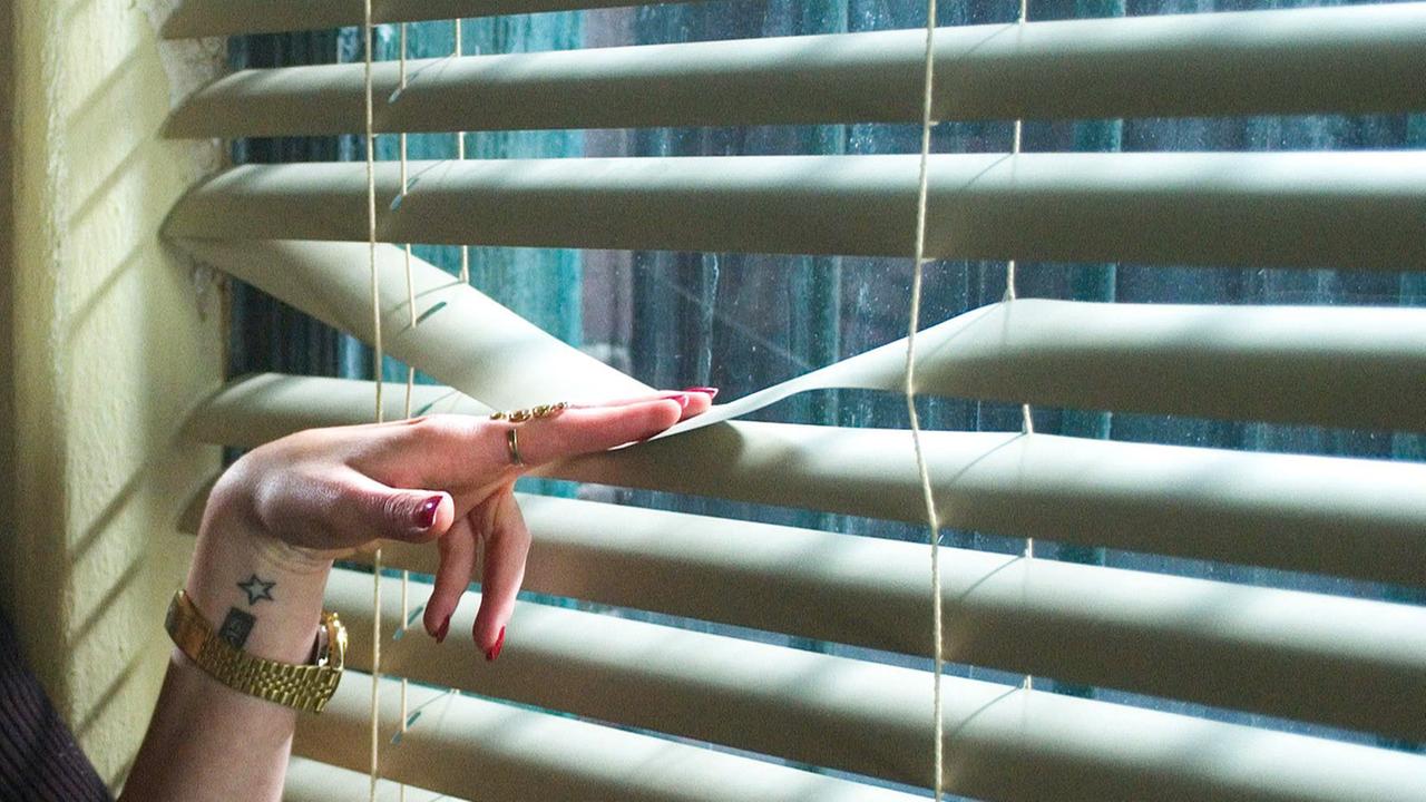 Opfer werden zu Tätern gemacht, Frauen und ihre Familien bedroht. Opfer werden zu Tätern gemacht, Frauen und ihre Familien bedroht.