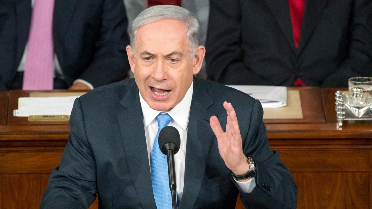 Benjamin Netanjahu am Rednerpult des US-Repräsentantenhauses. Benjamin Netanjahu am Rednerpult des US-Repräsentantenhauses.