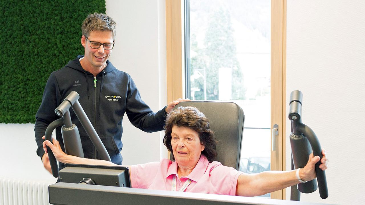 Betreutes Training mit Patrik Bothor, sportlicher Leiter der Gesundheitswelt Betreutes Training mit Patrik Bothor, sportlicher Leiter der Gesundheitswelt