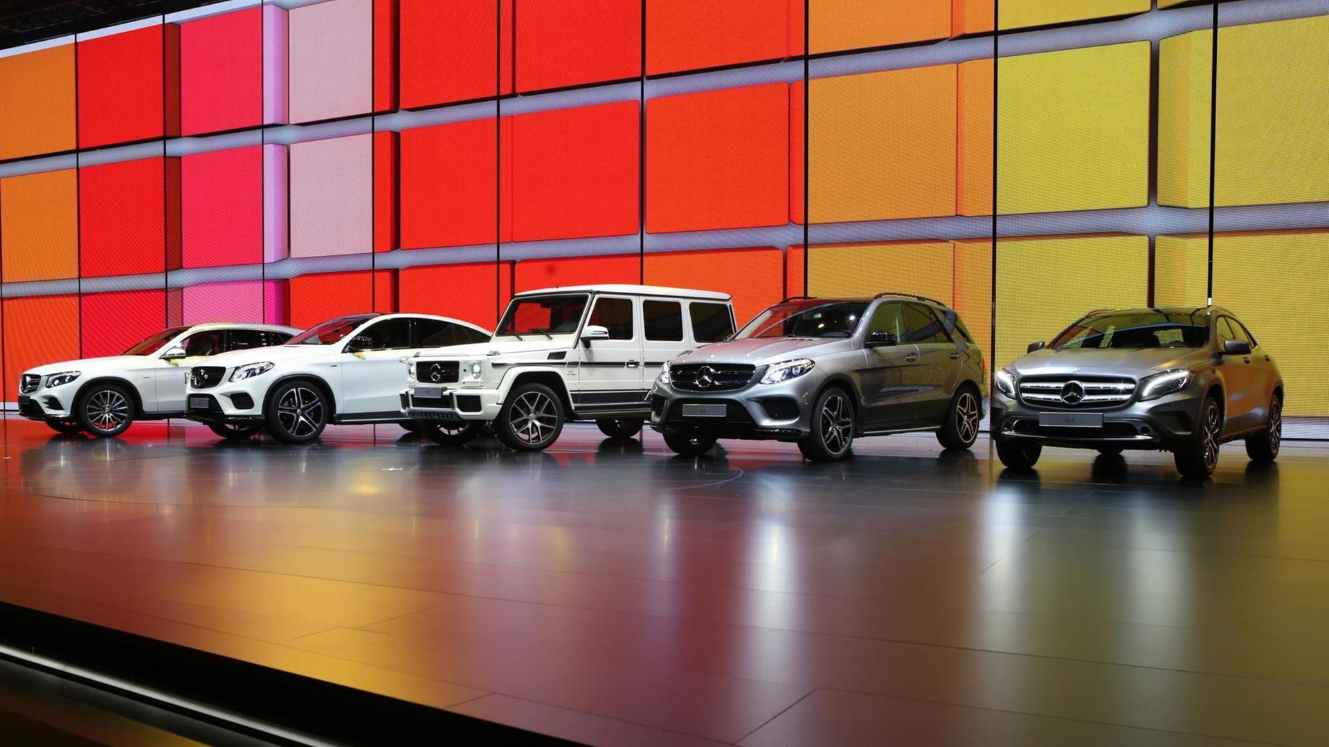 Die SUV-Flotte von Mercedes auf der Internationalen Automobil-Ausstellung (IAA) 2015 in Frankfurt. Die SUV-Flotte von Mercedes auf der Internationalen Automobil-Ausstellung (IAA) 2015 in Frankfurt.