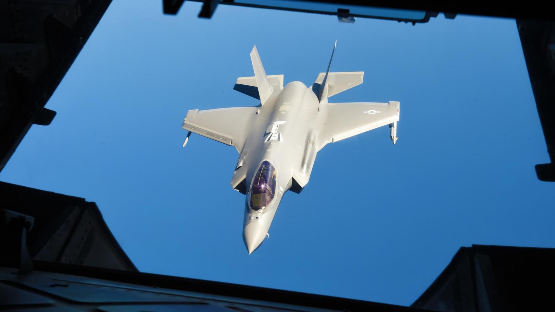 Medienbericht - Krisensitzung im Verteidigungsministerium wegen Anschaffung von F-35-Jets