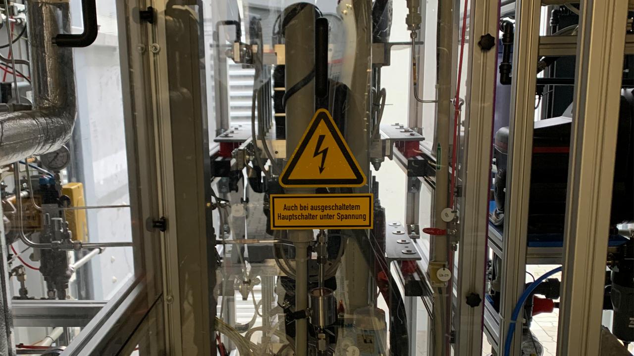 Detailaufnahme des Elektrolyseurs in Bosbüll Detailaufnahme des Elektrolyseurs in Bosbüll