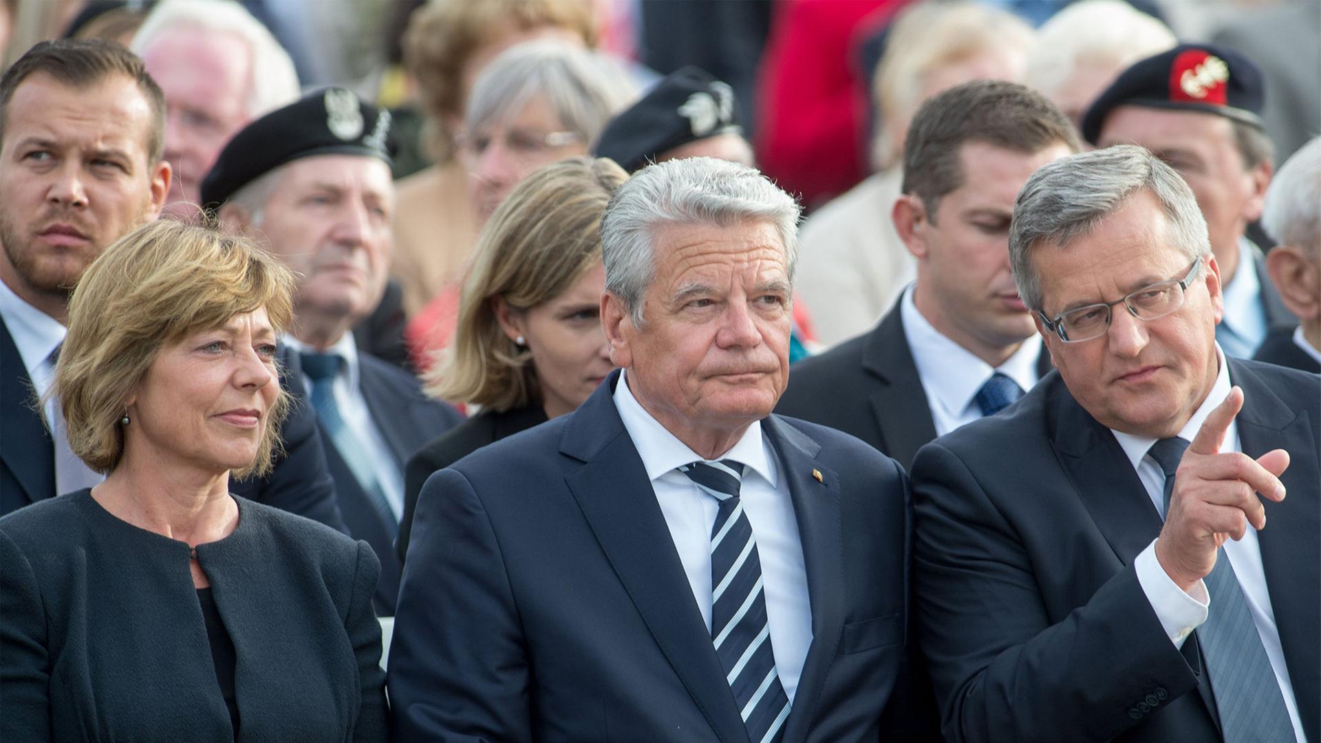 Bundespräsident Gauck und Polens Präsident Komorowski bei der Gedenkveranstaltung zum Ausbruch des Zweiten Weltkriegs in Danzig Bundespräsident Gauck und Polens Präsident Komorowski bei der Gedenkveranstaltung zum Ausbruch des Zweiten Weltkriegs in Danzig