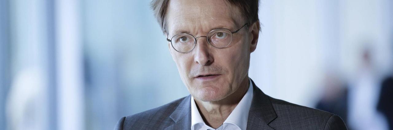 Der SPD-Gesundheitspolitiker und Epidemiologe Karl Lauterbach bei einem Pressestatement. Der SPD-Gesundheitspolitiker und Epidemiologe Karl Lauterbach bei einem Pressestatement.