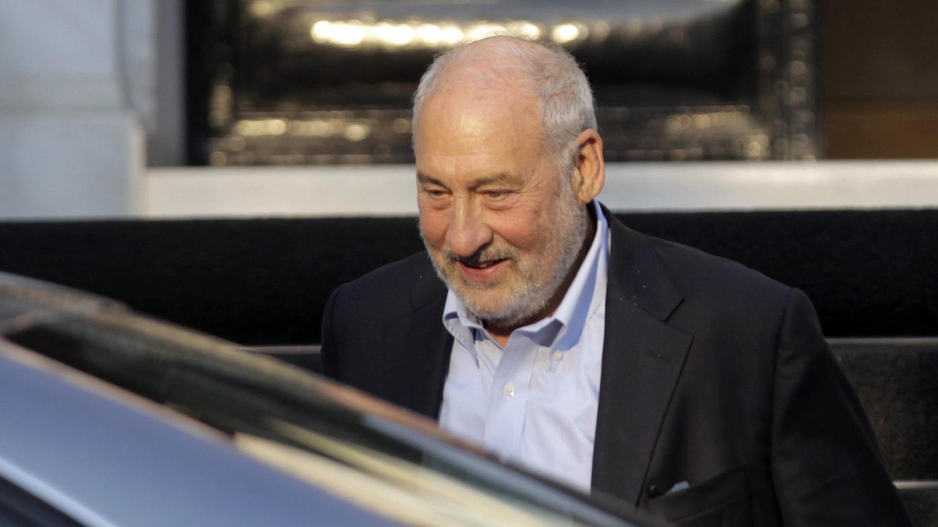 US-amerikanischer Wirtschaftswissenschaftler und Nobelpreisträger Joseph Stiglitz US-amerikanischer Wirtschaftswissenschaftler und Nobelpreisträger Joseph Stiglitz