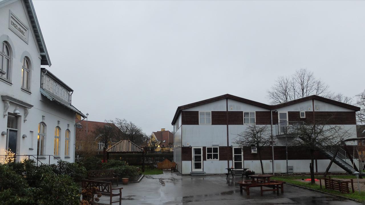 Leider liegt für dieses Bild keine Bildbeschreibung vor Leider liegt für dieses Bild keine Bildbeschreibung vor