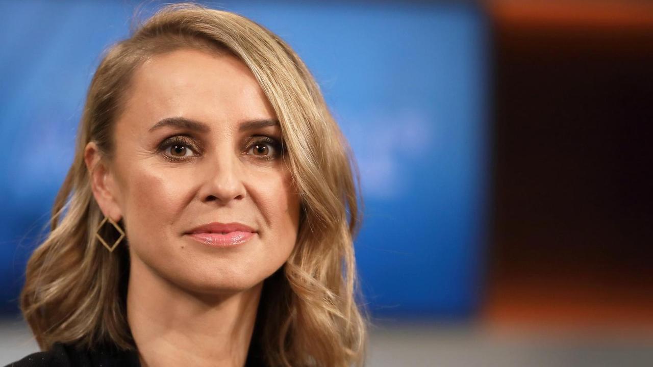 Jagoda Marinic (Schriftstellerin) in der ARD-Talkshow ANNE WILL am 08.12.2019 in Berlin Thema der Sendung: Die SPD rueckt nach links âÄ wohin rueckt die Koalition? Jagoda Marinic (Schriftstellerin) in der ARD-Talkshow ANNE WILL am 08.12.2019 in Berlin Thema der Sendung: Die SPD rueckt nach links âÄ wohin rueckt die Koalition?