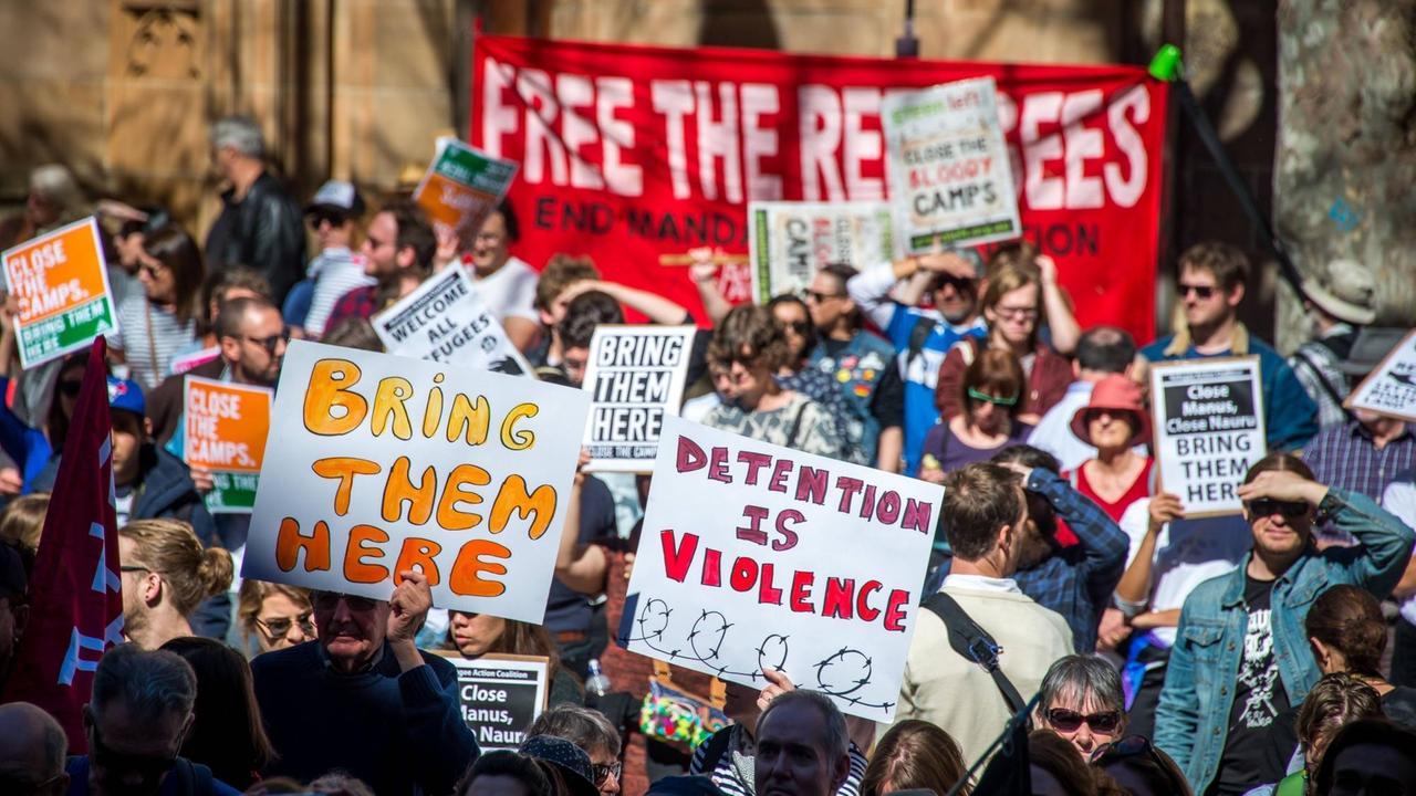 Australien - Demonstranten fordern Unterbringung von Asylsuchenden und Flüchtlingen auf dem Festland Australien - Demonstranten fordern Unterbringung von Asylsuchenden und Flüchtlingen auf dem Festland