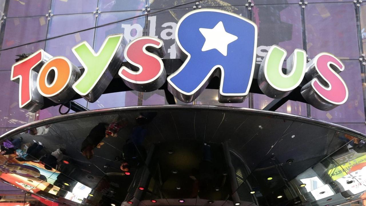 Das Logo von "Toys 'R' Us" im Dezember 2015 an einer Filiale am New Yorker Times Square.