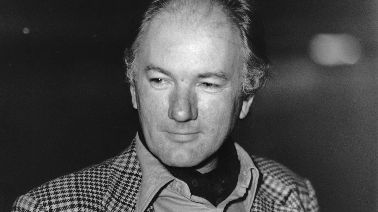 Schwarz-weiß-Fotographie von Thomas Bernhard vom Juni 1976. Schwarz-weiß-Fotographie von Thomas Bernhard vom Juni 1976.