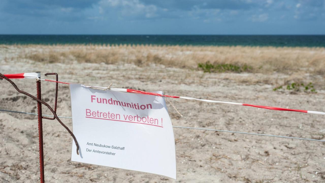 Nach Munitionsfunden hat das Ostseebad Rerik einen Strandabschnitt gesperrt