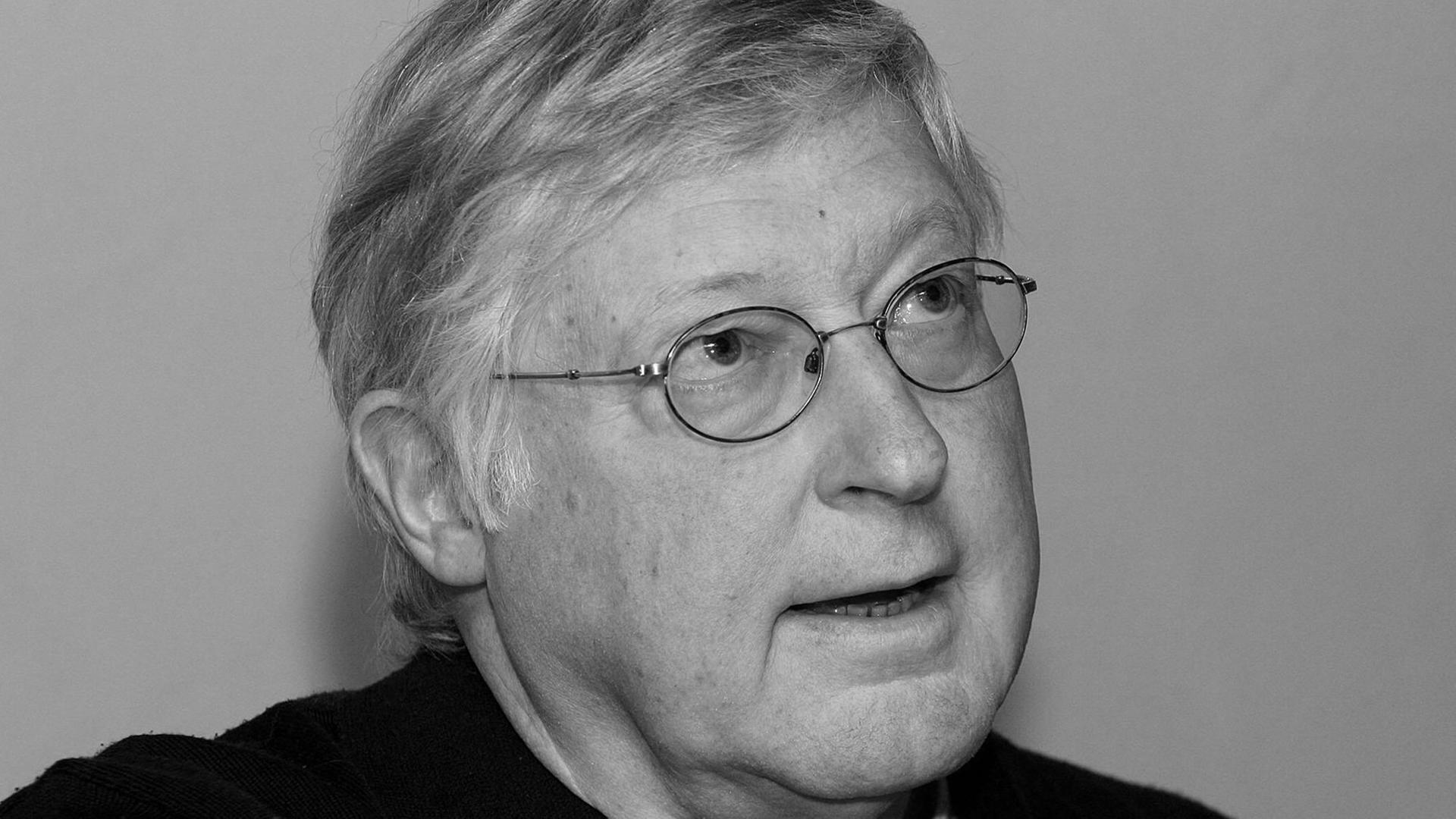 Der Fernsehjournalist Klaus Bednarz im Jahr 2009 Der Fernsehjournalist Klaus Bednarz im Jahr 2009