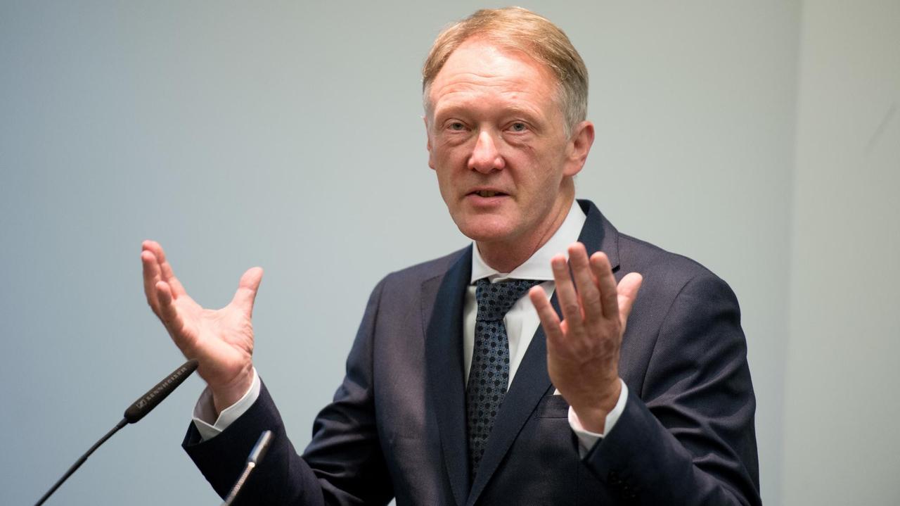 Martin Schulze Wessel, Vorsitzender des Historikerverbands, beim 51. Deutscher Historikertag Martin Schulze Wessel, Vorsitzender des Historikerverbands, beim 51. Deutscher Historikertag