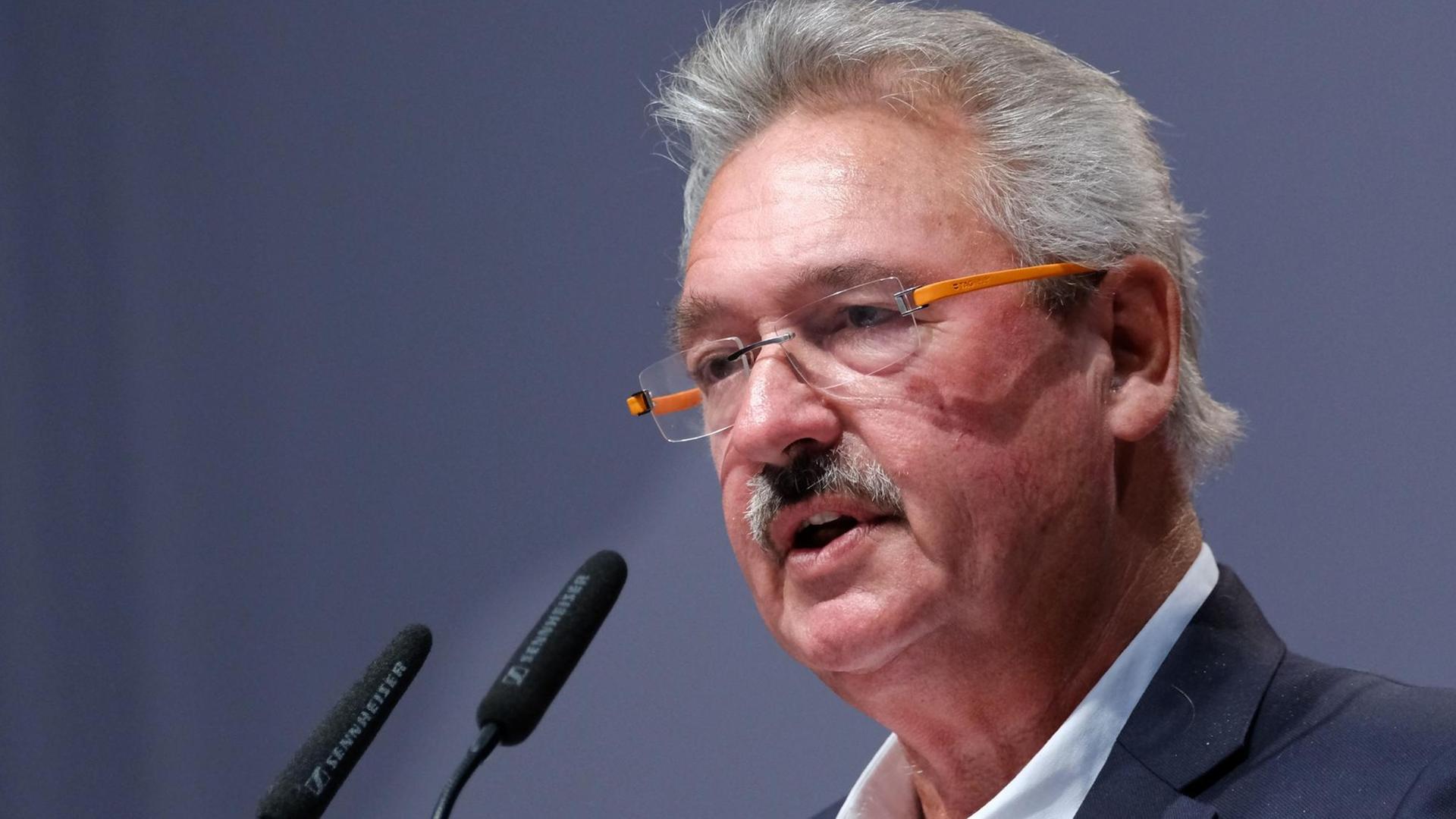 Luxemburgischer Außenminister Jean Asselborn. Luxemburgischer Außenminister Jean Asselborn.