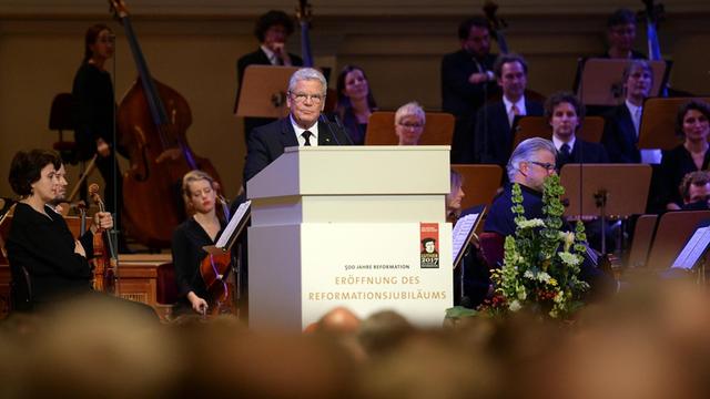 Bundespräsident Joachim Gauck spricht in Berlin beim Festakt zur Eröffnung des Reformationsjubiläums "500 Jahre Reformation".