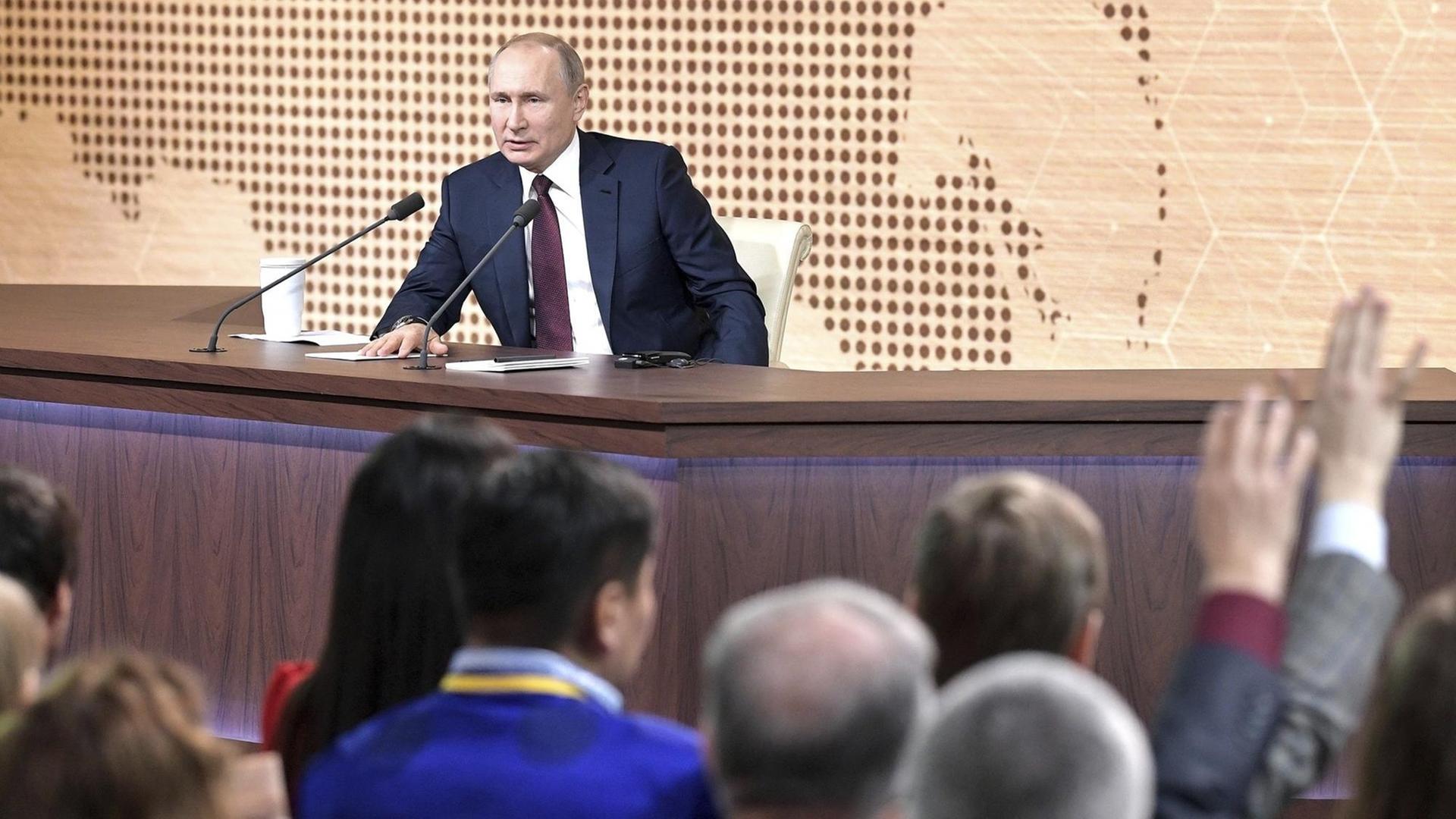 Der russische Präsident Wladimir Putin während seiner Jahrespressekonferenz 2019 Der russische Präsident Wladimir Putin während seiner Jahrespressekonferenz 2019