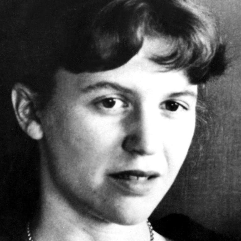Die amerikanische Lyrikerin und Prosaistin Sylvia Plath, undatierte Aufnahme. Die amerikanische Lyrikerin und Prosaistin Sylvia Plath, undatierte Aufnahme.